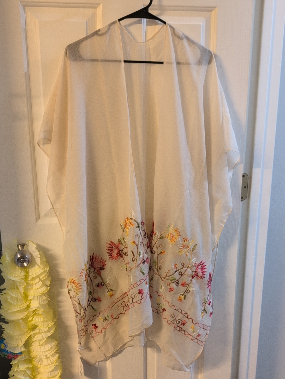 NWT Embroidered Kimono